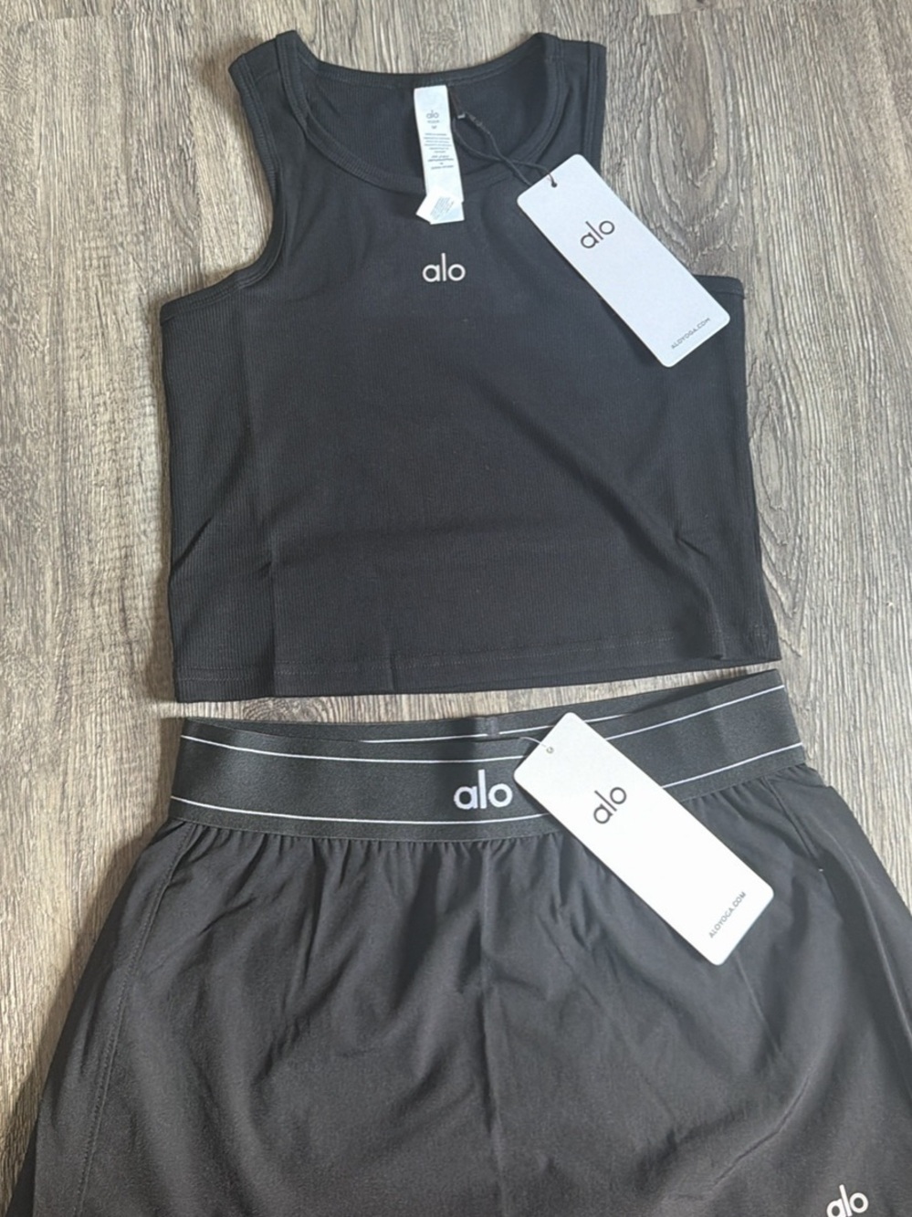ALO Yoga women Black Athletic Skort Set with Branded Tank